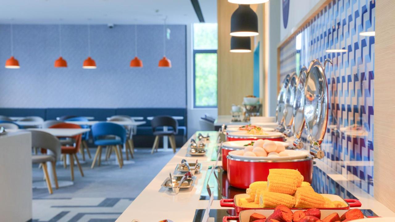 Holiday Inn Express Shanghai Pudong Airport By Ihg المظهر الخارجي الصورة