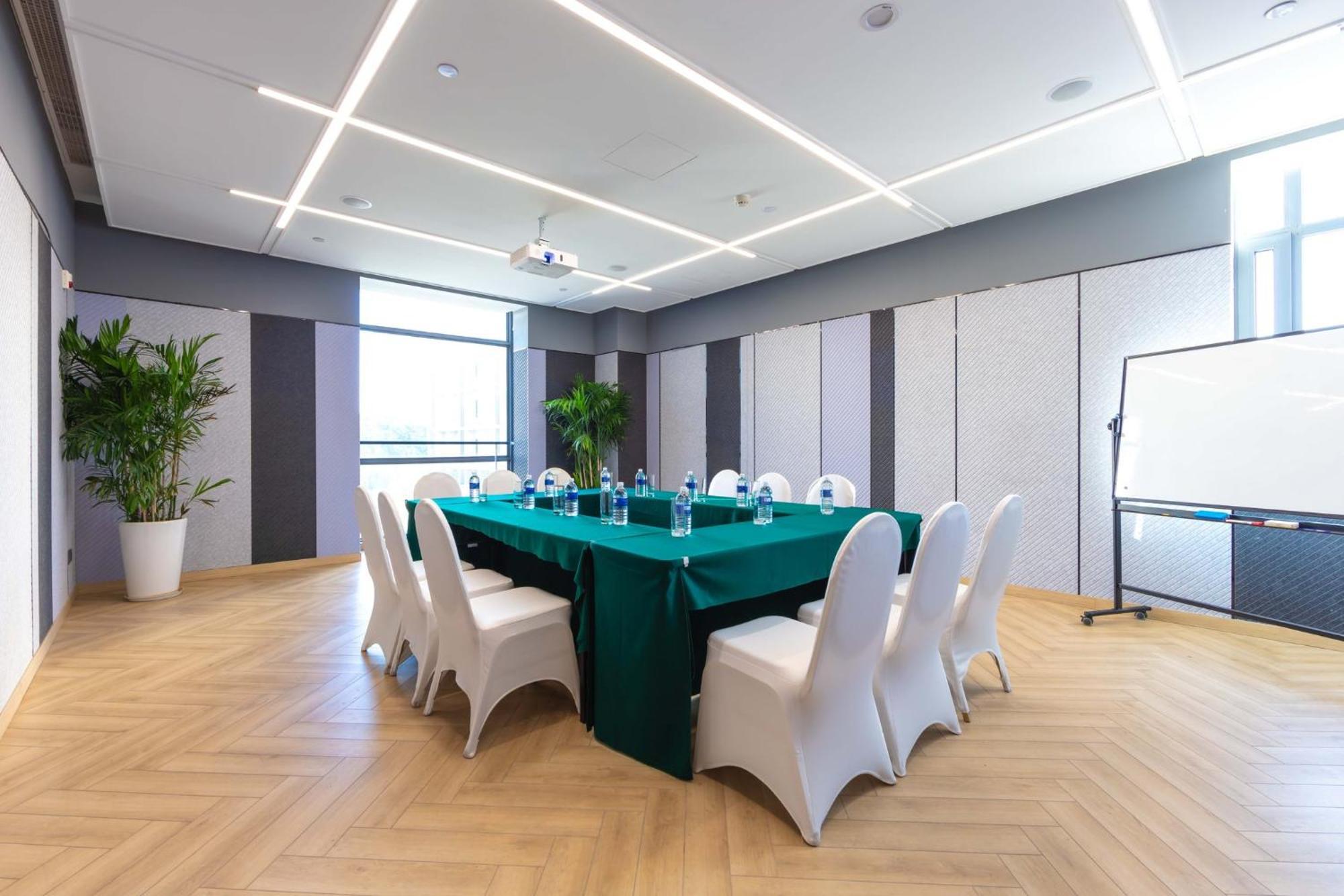 Holiday Inn Express Shanghai Pudong Airport By Ihg المظهر الخارجي الصورة